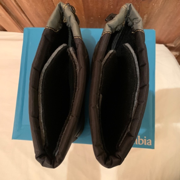 Columbia Powderbug Plus Youth Boots Black / Grey Size 6 - Picture 8 of 12